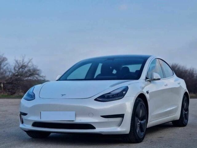 Білий Тесла Модель 3, об'ємом двигуна 0 л та пробігом 98 тис. км за 17000 $, фото 1 на Automoto.ua