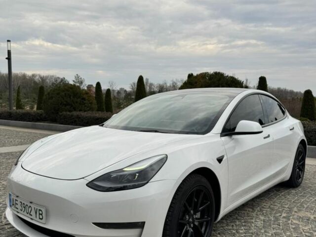 Белый Тесла Модель 3, объемом двигателя 0 л и пробегом 35 тыс. км за 21000 $, фото 1 на Automoto.ua