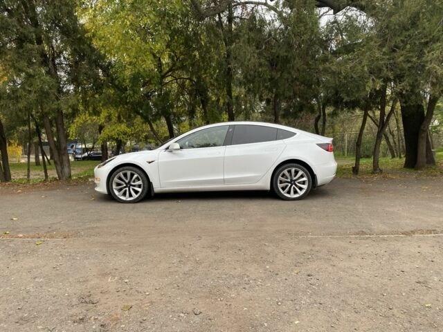 Белый Тесла Модель 3, объемом двигателя 0 л и пробегом 135 тыс. км за 17500 $, фото 1 на Automoto.ua