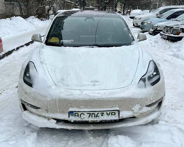 Белый Тесла Модель 3, объемом двигателя 0 л и пробегом 165 тыс. км за 16200 $, фото 1 на Automoto.ua
