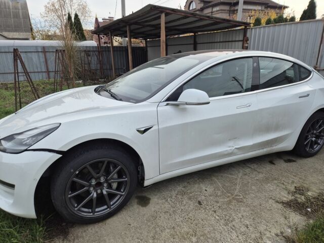 Білий Тесла Модель 3, об'ємом двигуна 0 л та пробігом 48 тис. км за 11800 $, фото 1 на Automoto.ua