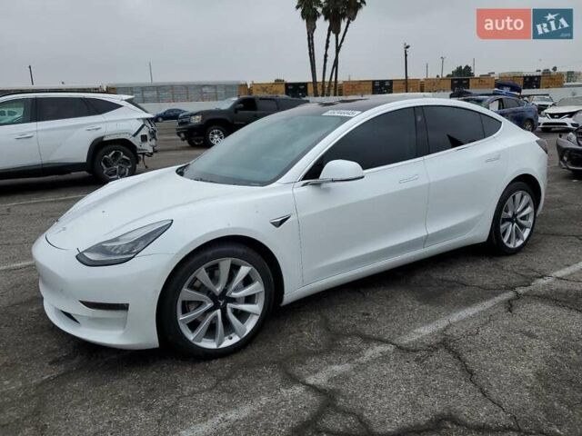 Білий Тесла Модель 3, об'ємом двигуна 0 л та пробігом 41 тис. км за 6000 $, фото 1 на Automoto.ua