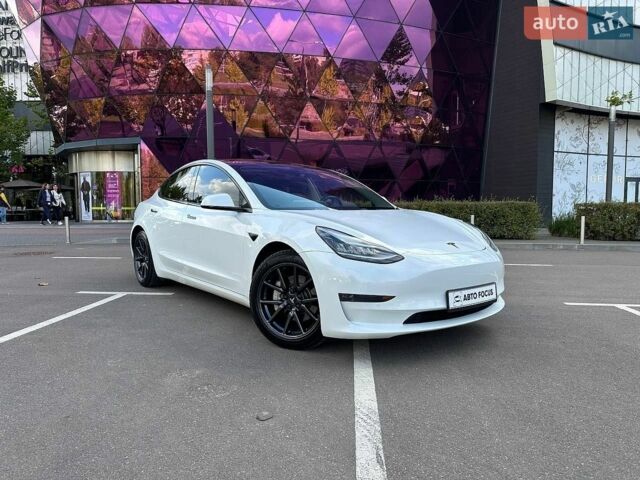 Белый Тесла Модель 3, объемом двигателя 0 л и пробегом 153 тыс. км за 16490 $, фото 1 на Automoto.ua