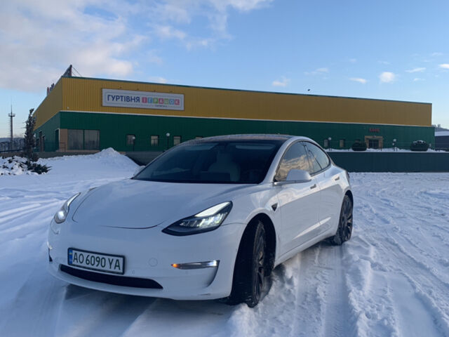 Белый Тесла Модель 3, объемом двигателя 0 л и пробегом 150 тыс. км за 14999 $, фото 1 на Automoto.ua