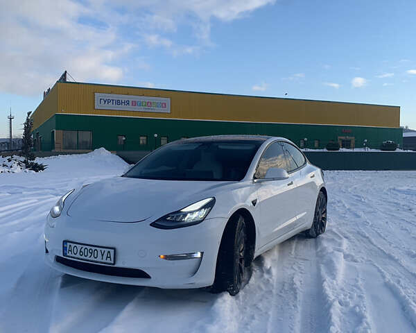 Белый Тесла Модель 3, объемом двигателя 0 л и пробегом 150 тыс. км за 14999 $, фото 1 на Automoto.ua