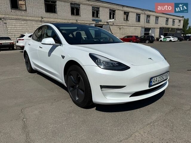 Белый Тесла Модель 3, объемом двигателя 0 л и пробегом 93 тыс. км за 15800 $, фото 1 на Automoto.ua