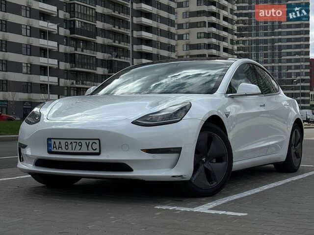 Белый Тесла Модель 3, объемом двигателя 0 л и пробегом 150 тыс. км за 15900 $, фото 1 на Automoto.ua