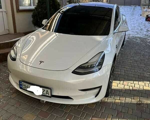 Білий Тесла Модель 3, об'ємом двигуна 0 л та пробігом 94 тис. км за 9200 $, фото 1 на Automoto.ua