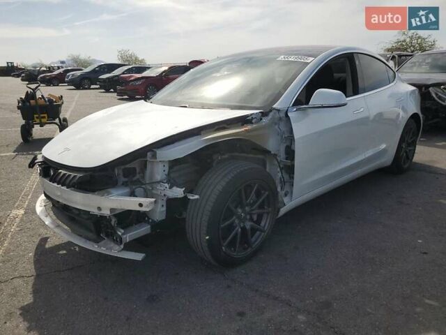 Тесла Модель 3 2018 в Львове на Automoto.ua Белый Тесла Модель 3, объемом двигателя 0 л и пробегом 37 тыс. км за 3000 $, фото 1 на Automoto.ua