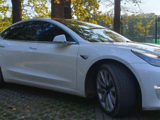 Білий Тесла Модель 3, об'ємом двигуна 0 л та пробігом 220 тис. км за 16000 $, фото 1 на Automoto.ua
