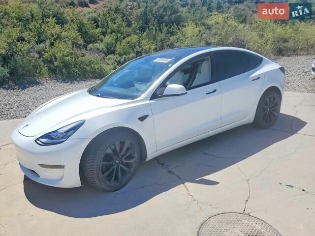 Белый Тесла Модель 3, объемом двигателя 0 л и пробегом 123 тыс. км за 6500 $, фото 1 на Automoto.ua