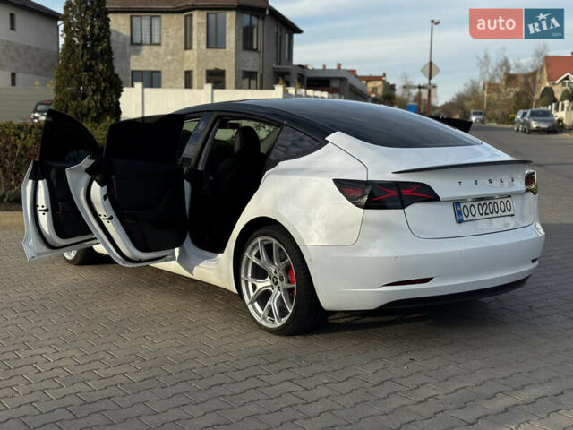 Белый Тесла Модель 3, объемом двигателя 0 л и пробегом 165 тыс. км за 19999 $, фото 1 на Automoto.ua
