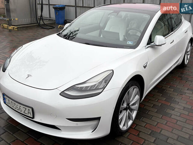 Білий Тесла Модель 3, об'ємом двигуна 0 л та пробігом 41 тис. км за 20000 $, фото 1 на Automoto.ua