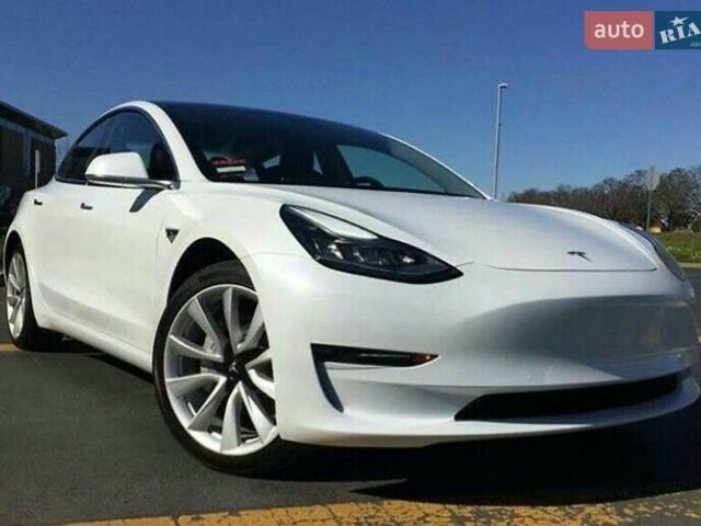 Тесла Модель 3 2018 у Одесі на Automoto.ua Білий Тесла Модель 3, об'ємом двигуна 0 л та пробігом 67 тис. км за 21500 $, фото 1 на Automoto.ua