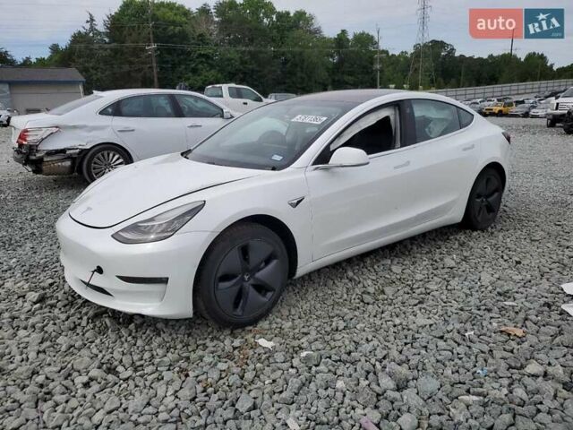 Тесла Модель 3 2018 в Львове на Automoto.ua Белый Тесла Модель 3, объемом двигателя 0 л и пробегом 51 тыс. км за 3000 $, фото 1 на Automoto.ua