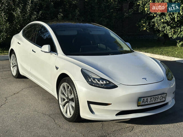 Білий Тесла Модель 3, об'ємом двигуна 0 л та пробігом 94 тис. км за 16800 $, фото 1 на Automoto.ua