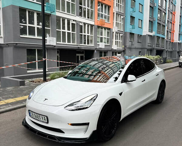 Белый Тесла Модель 3, объемом двигателя 0 л и пробегом 115 тыс. км за 18500 $, фото 1 на Automoto.ua