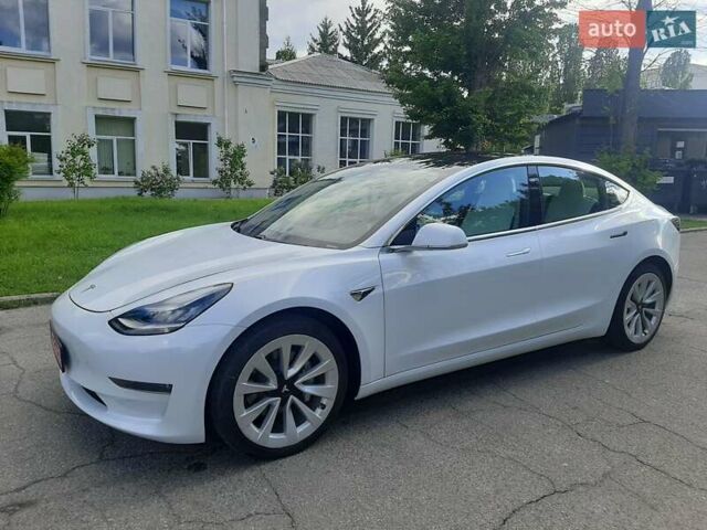 Белый Тесла Модель 3, объемом двигателя 0 л и пробегом 40 тыс. км за 21500 $, фото 1 на Automoto.ua