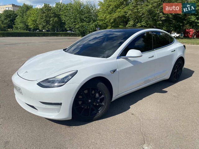 Белый Тесла Модель 3, объемом двигателя 0 л и пробегом 112 тыс. км за 18800 $, фото 1 на Automoto.ua