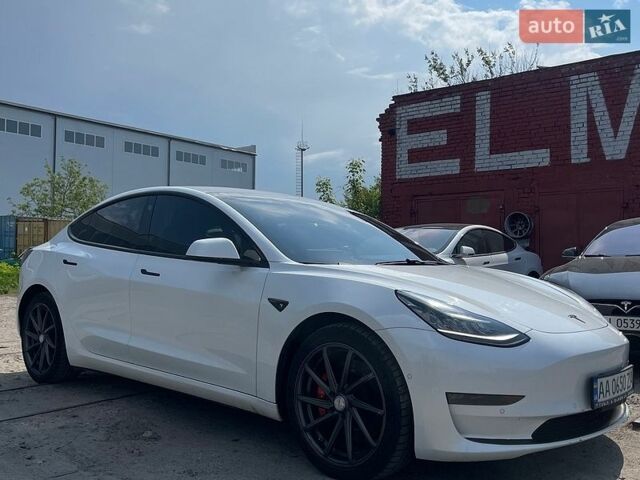 Белый Тесла Модель 3, объемом двигателя 0 л и пробегом 141 тыс. км за 17499 $, фото 1 на Automoto.ua
