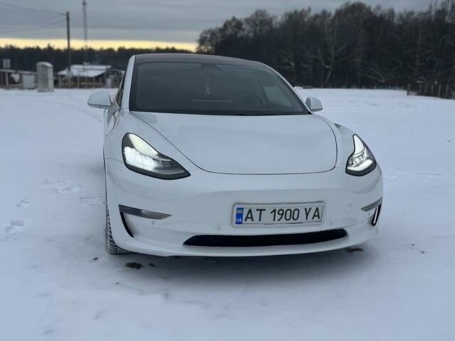 Білий Тесла Модель 3, об'ємом двигуна 0 л та пробігом 108 тис. км за 23000 $, фото 1 на Automoto.ua