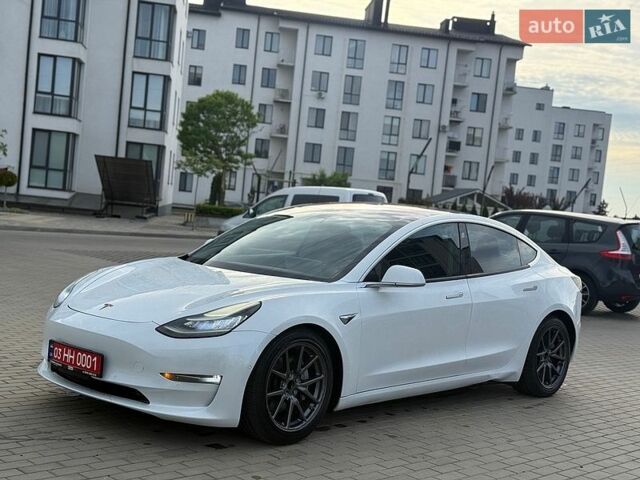 Белый Тесла Модель 3, объемом двигателя 0 л и пробегом 230 тыс. км за 12200 $, фото 1 на Automoto.ua