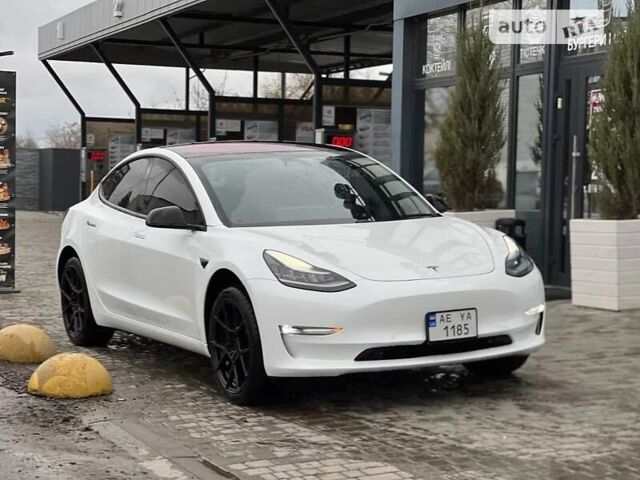 Білий Тесла Модель 3, об'ємом двигуна 0 л та пробігом 177 тис. км за 22999 $, фото 1 на Automoto.ua