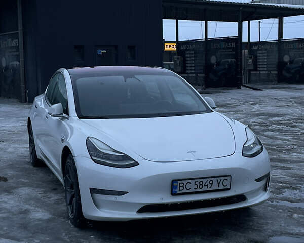 Білий Тесла Модель 3, об'ємом двигуна 0 л та пробігом 212 тис. км за 14250 $, фото 1 на Automoto.ua