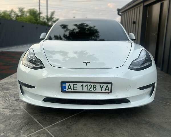 Белый Тесла Модель 3, объемом двигателя 0 л и пробегом 185 тыс. км за 15100 $, фото 1 на Automoto.ua
