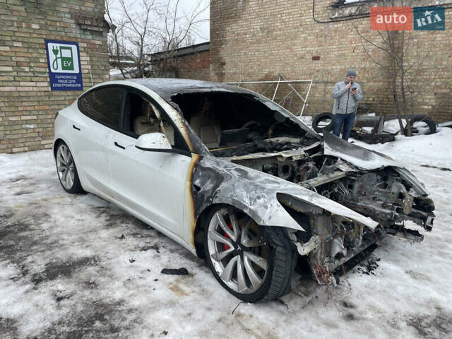 Білий Тесла Модель 3, об'ємом двигуна 0 л та пробігом 127 тис. км за 8000 $, фото 1 на Automoto.ua