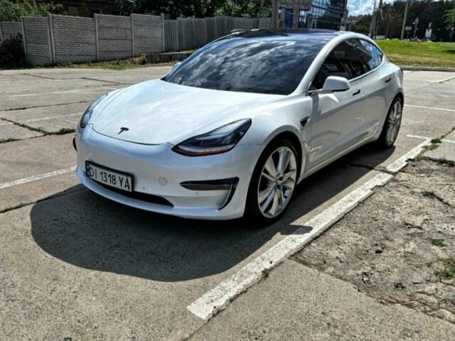 Білий Тесла Модель 3, об'ємом двигуна 0 л та пробігом 150 тис. км за 16500 $, фото 1 на Automoto.ua
