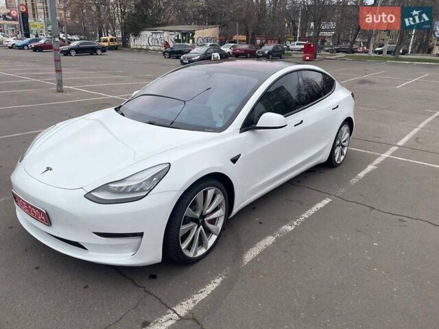 Белый Тесла Модель 3, объемом двигателя 0 л и пробегом 55 тыс. км за 22000 $, фото 1 на Automoto.ua