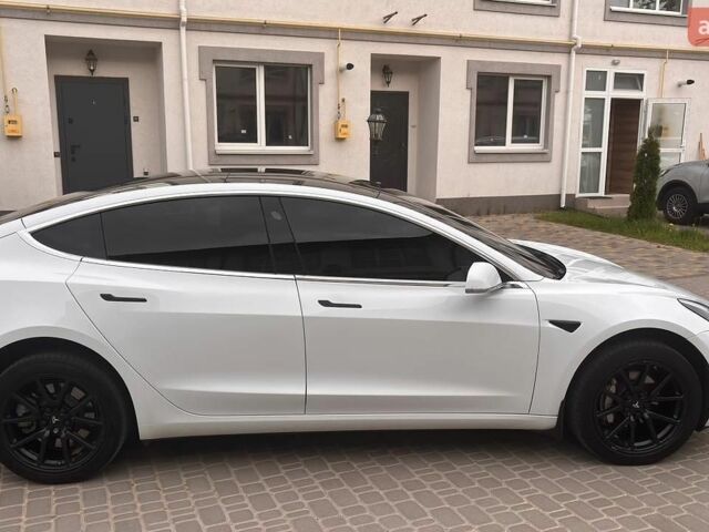 Білий Тесла Модель 3, об'ємом двигуна 0 л та пробігом 220 тис. км за 15500 $, фото 1 на Automoto.ua