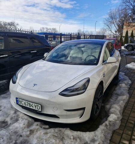 Белый Тесла Модель 3, объемом двигателя 0 л и пробегом 74 тыс. км за 19000 $, фото 1 на Automoto.ua