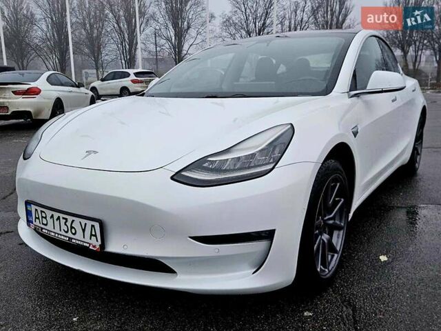 Белый Тесла Модель 3, объемом двигателя 0 л и пробегом 100 тыс. км за 14900 $, фото 1 на Automoto.ua
