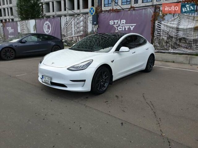 Білий Тесла Модель 3, об'ємом двигуна 0 л та пробігом 99 тис. км за 17900 $, фото 1 на Automoto.ua
