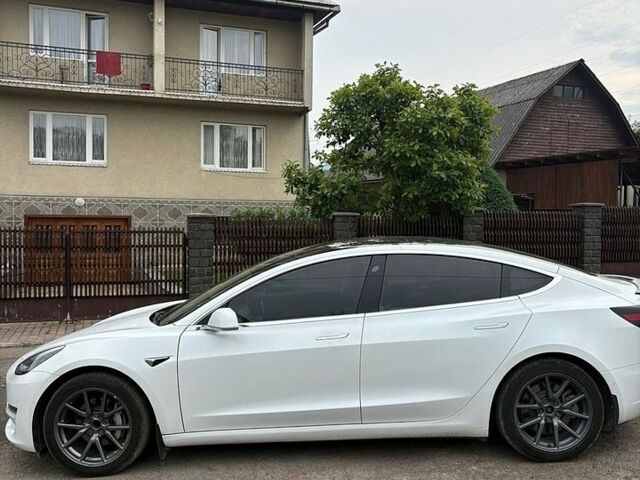 Білий Тесла Модель 3, об'ємом двигуна 0 л та пробігом 119 тис. км за 14150 $, фото 1 на Automoto.ua
