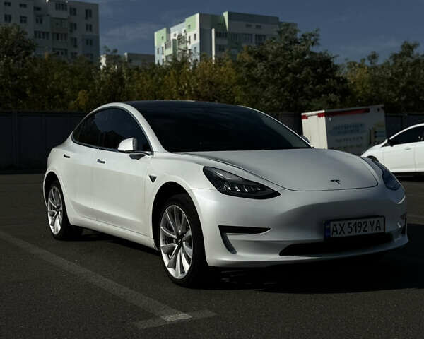 Белый Тесла Модель 3, объемом двигателя 0 л и пробегом 59 тыс. км за 18000 $, фото 1 на Automoto.ua