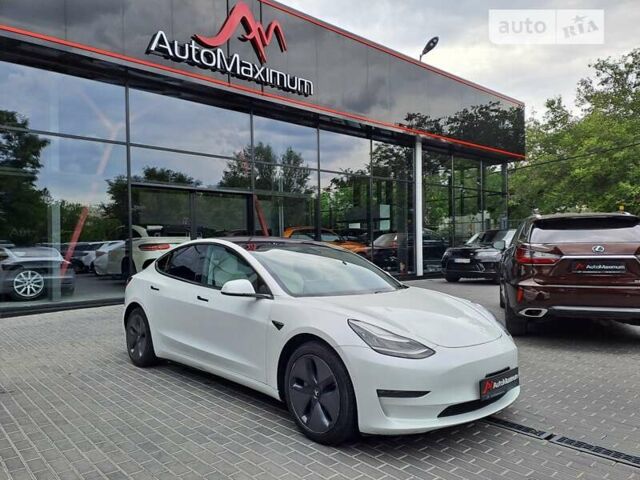 Белый Тесла Модель 3, объемом двигателя 0 л и пробегом 75 тыс. км за 16900 $, фото 1 на Automoto.ua