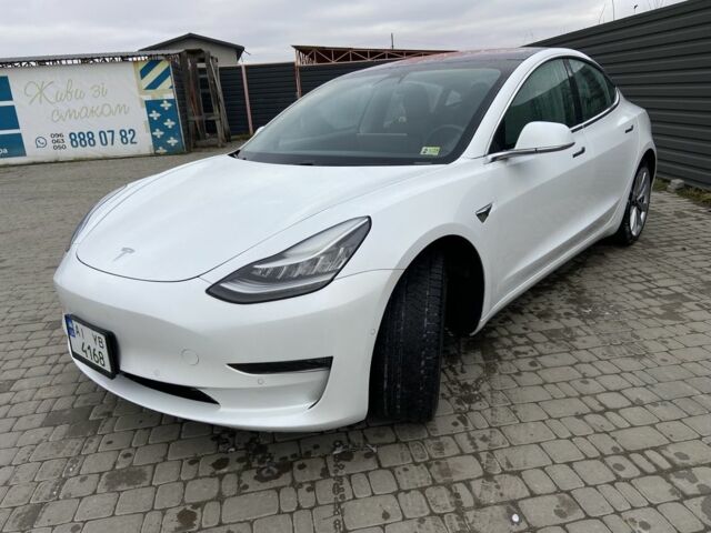 Белый Тесла Модель 3, объемом двигателя 0 л и пробегом 160 тыс. км за 15000 $, фото 1 на Automoto.ua