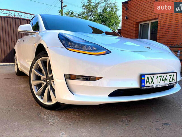 Білий Тесла Модель 3, об'ємом двигуна 0.08 л та пробігом 89 тис. км за 18700 $, фото 1 на Automoto.ua
