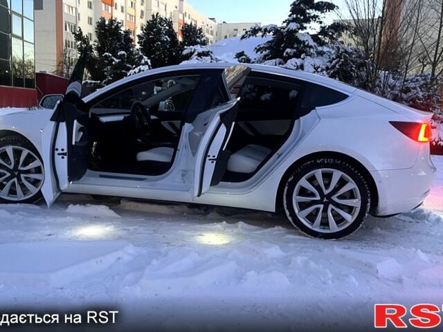 Білий Тесла Модель 3, об'ємом двигуна 0 л та пробігом 11400 тис. км за 19000 $, фото 1 на Automoto.ua