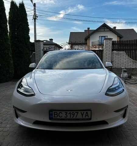 Белый Тесла Модель 3, объемом двигателя 0 л и пробегом 124 тыс. км за 17100 $, фото 1 на Automoto.ua