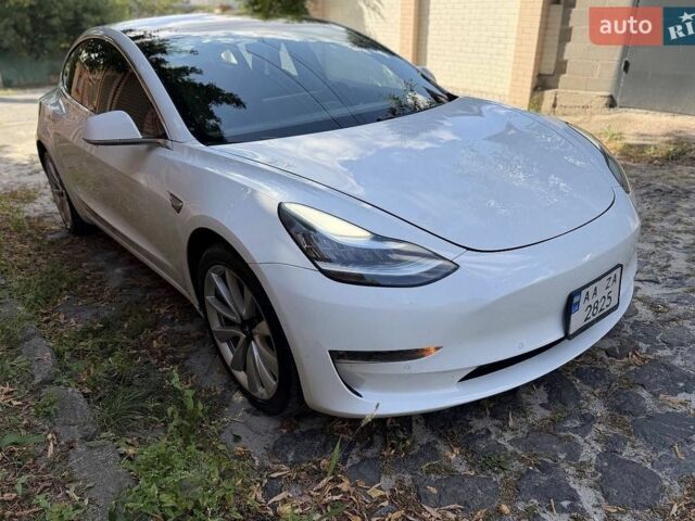 Білий Тесла Модель 3, об'ємом двигуна 0 л та пробігом 115 тис. км за 14000 $, фото 1 на Automoto.ua