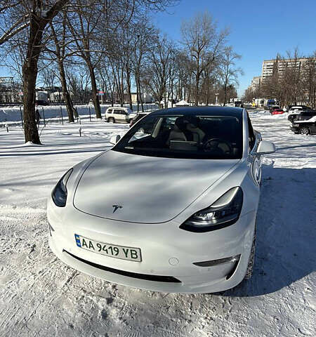 Білий Тесла Модель 3, об'ємом двигуна 0 л та пробігом 94 тис. км за 18300 $, фото 1 на Automoto.ua