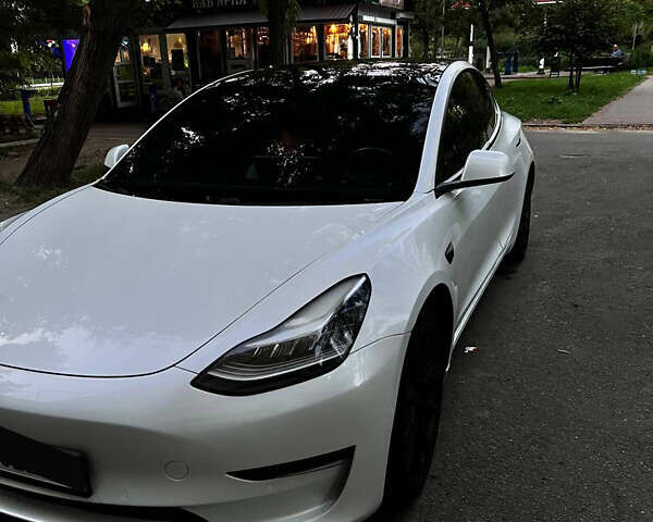 Белый Тесла Модель 3, объемом двигателя 0 л и пробегом 155 тыс. км за 20000 $, фото 1 на Automoto.ua