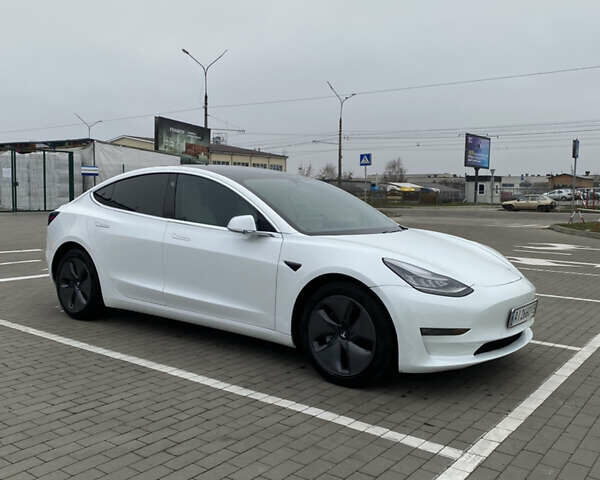 Белый Тесла Модель 3, объемом двигателя 0 л и пробегом 110 тыс. км за 17600 $, фото 1 на Automoto.ua
