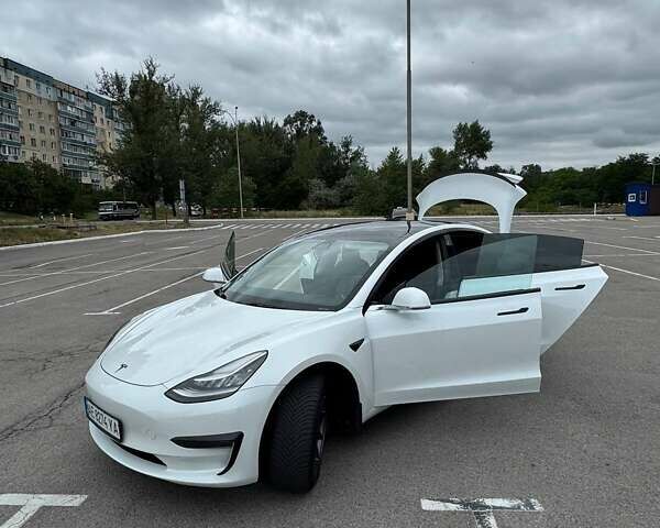 Белый Тесла Модель 3, объемом двигателя 0 л и пробегом 83 тыс. км за 19200 $, фото 1 на Automoto.ua