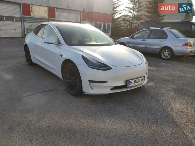 Белый Тесла Модель 3, объемом двигателя 0 л и пробегом 90 тыс. км за 12300 $, фото 1 на Automoto.ua