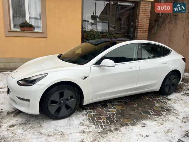 Белый Тесла Модель 3, объемом двигателя 0 л и пробегом 177 тыс. км за 17500 $, фото 1 на Automoto.ua